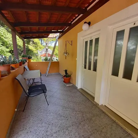 One-bedroom With Terrace Sobra