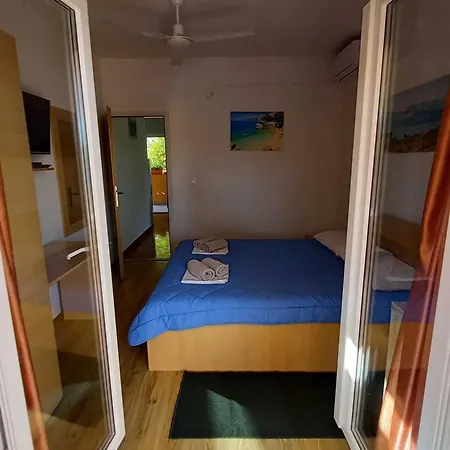 One-bedroom With Terrace Sobra