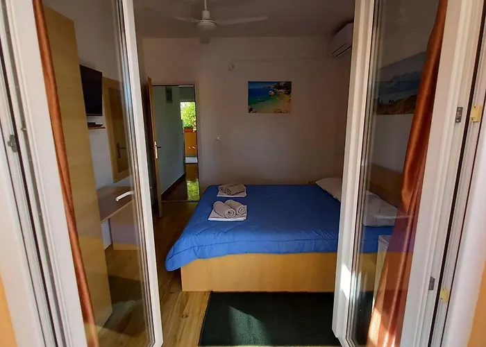 One-bedroom With Terrace Sobra